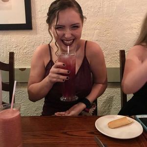 Meet your Posher, Mya